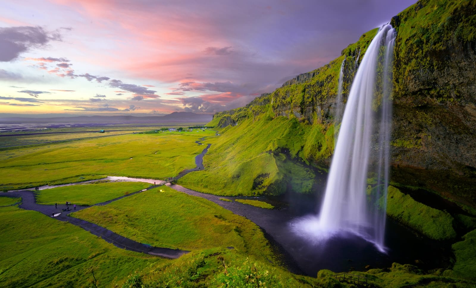 Shoulder-season Iceland with a rented ca — 2
